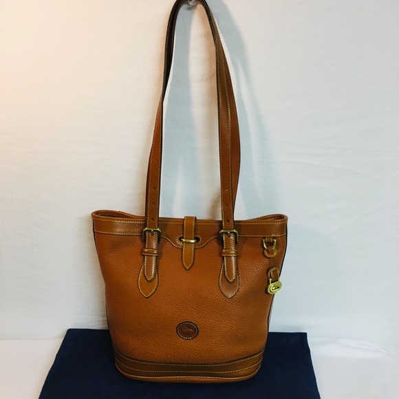 Dooney & Bourke Handbags - Dooney & Bourke Authentic Vintage Shoulder Bag
